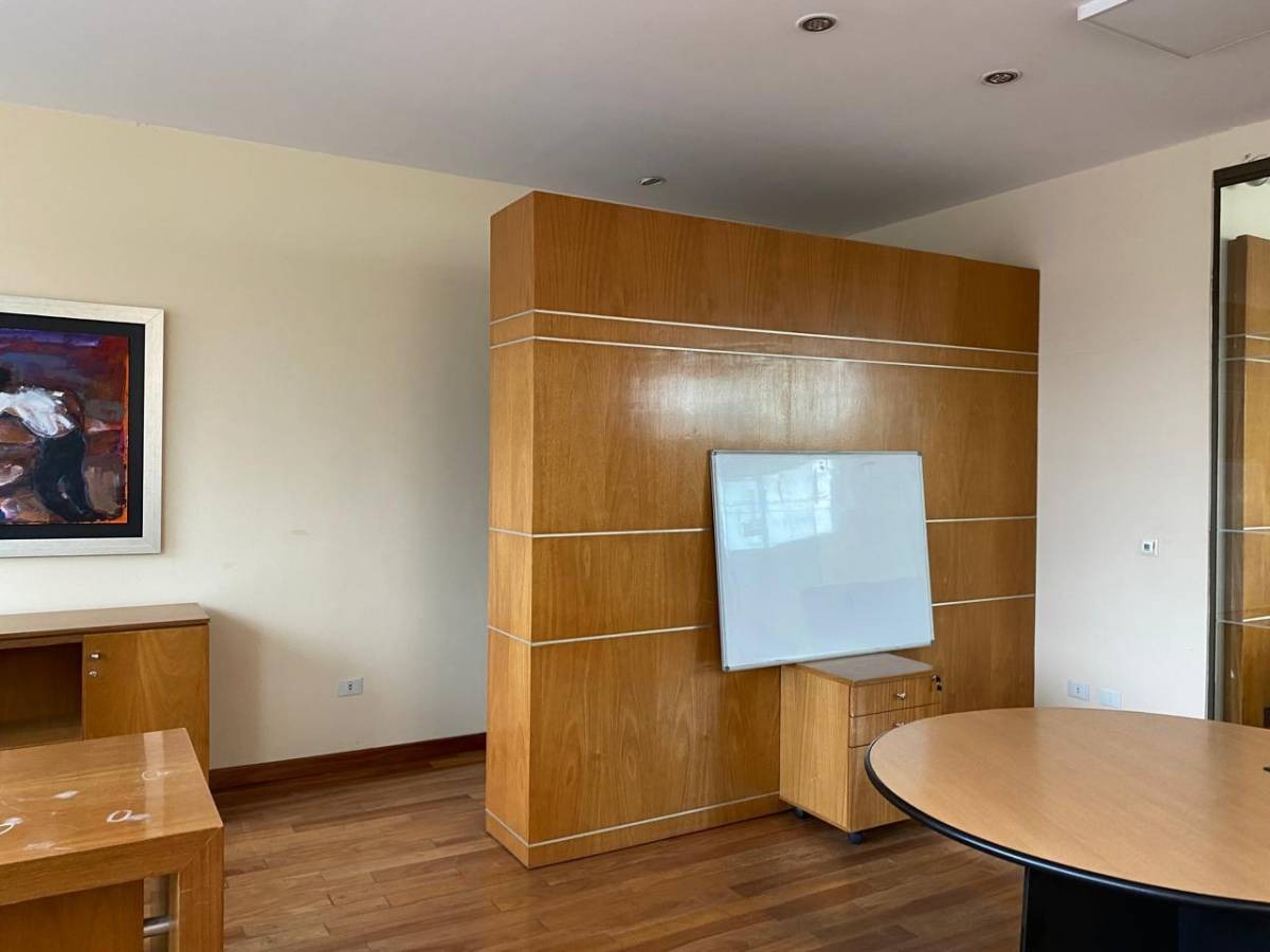 VENTA DE OFICINAS Y DEPOSITOS SOBRE AV. ARTIGAS — foto 2