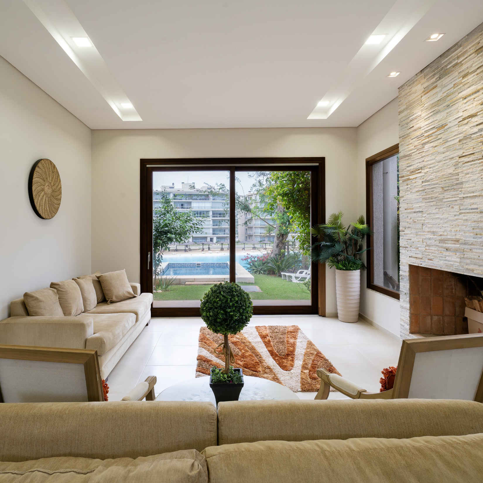VENDO LUJOSA RESIDENCIA AMOBLADA DE 5 DORMITORIOS SOBRE LA LAGUNA  AQUA VILLAGE — foto 2