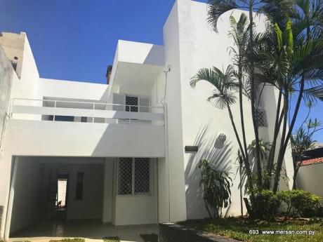 Casa 3 Dorm. Sobre Azara Z/ Univ. Autónoma Del Sur (CóD. 693)