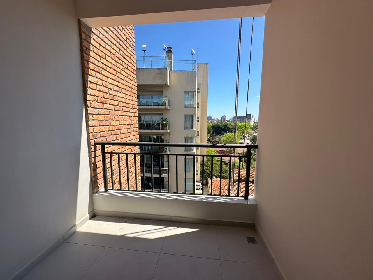 ALQUILER DE DEPARTAMENTO EN BARRIO LAS MERCEDES — foto 2