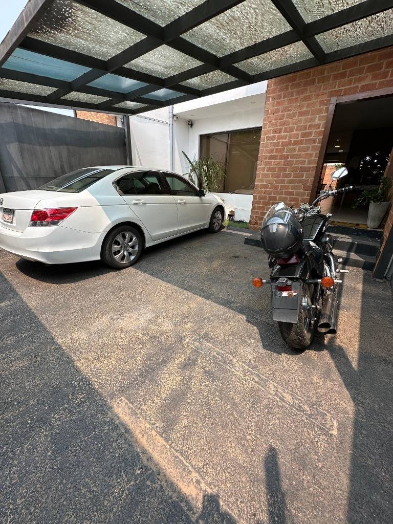 VENTA DE DUPLEX EN BARRIO LAS GOLONDRINAS - LOMA PYTA — foto 2