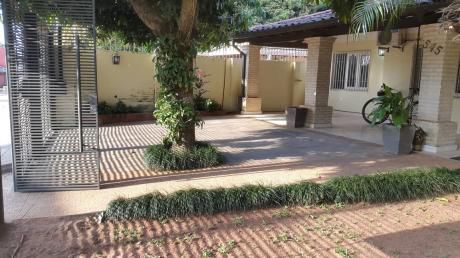 Alquilo Casa Con 4 Dorm. Y Area De Servicio En Lambare
