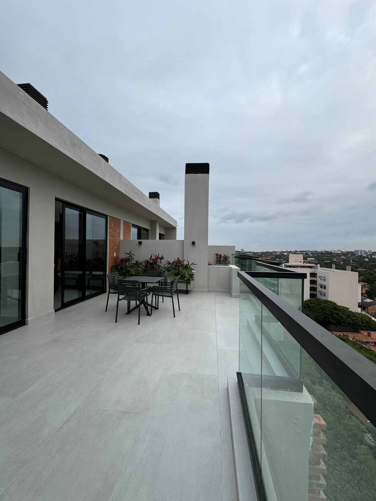 ALQUILO DPTO EXCLUSIVO EN VILLA MORRA — foto 2