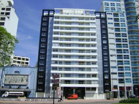 Tres Cruces - Edificio Torreseis