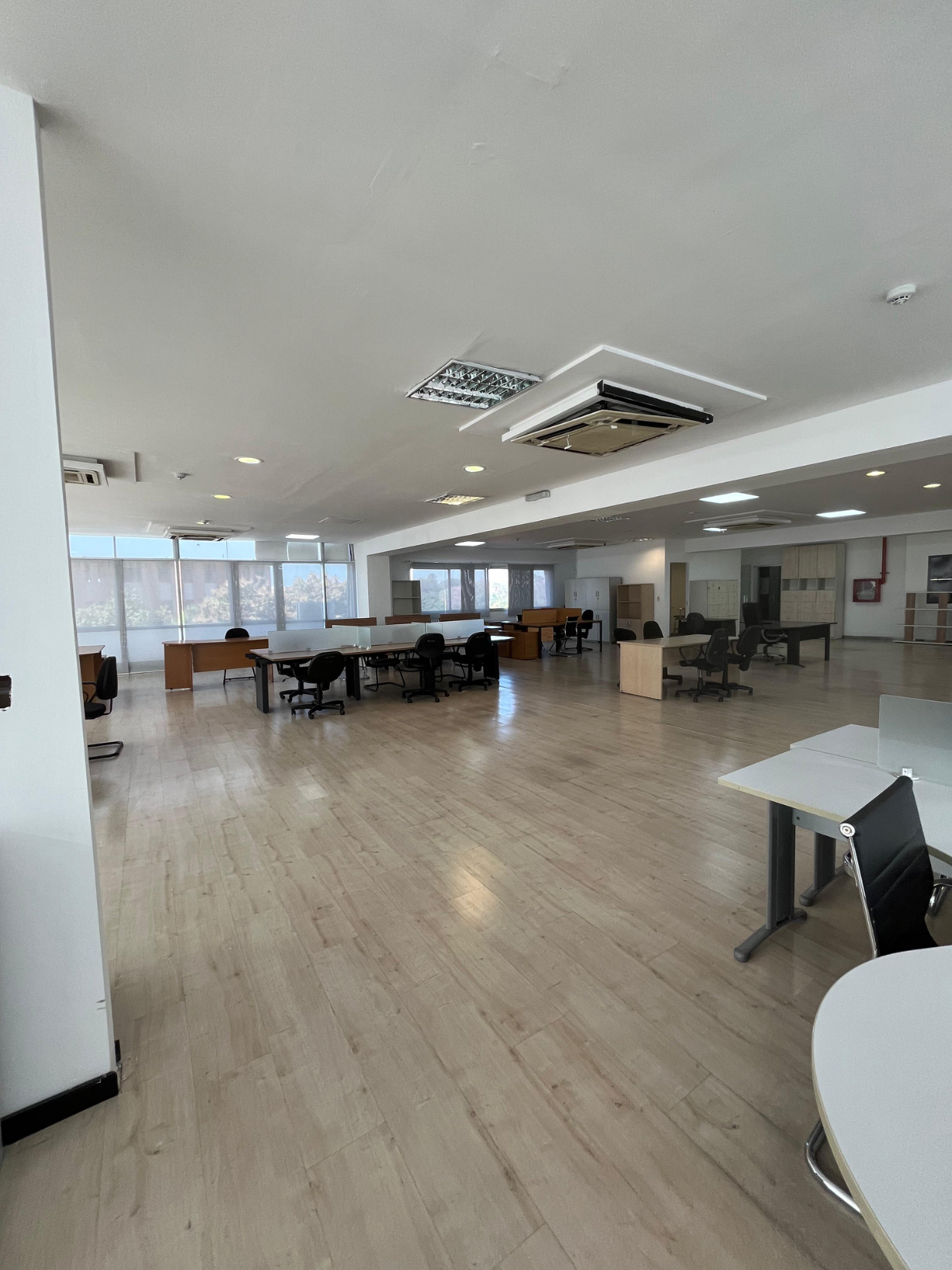 EN ALQUILER OFICINA DE 330 M2 CON 5 COCHERAS, ZONA PASEO LA GALERÍA — foto 2