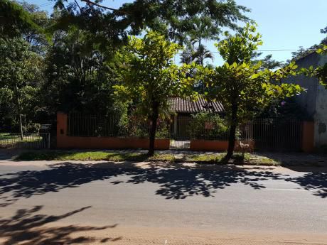 Vendo Amplia Propiedad Zona Avda Peron