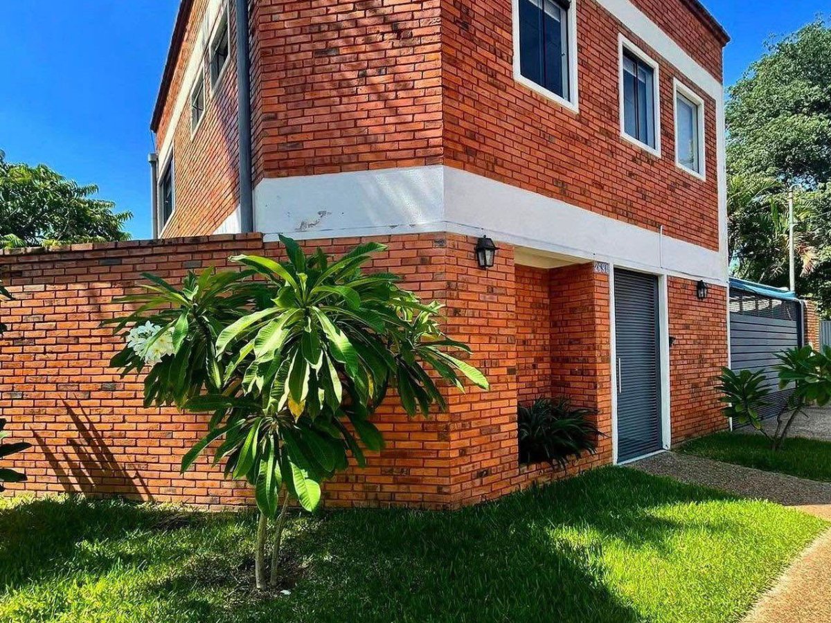 VENDO DUPLEX EN ESQUINA EN YCUA SATI — foto 2