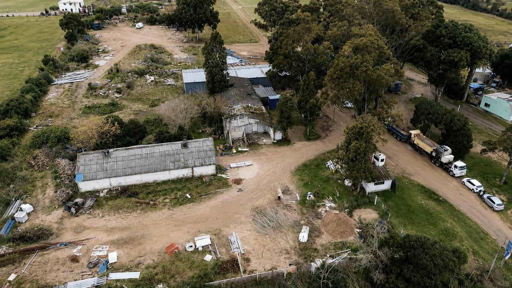 Alquiler Campo Con 2 Galpones De 400m2 Cada Uno Aprox En Paso De La Arena · Foto 3