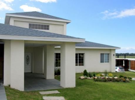 Casa En Barrio Privado