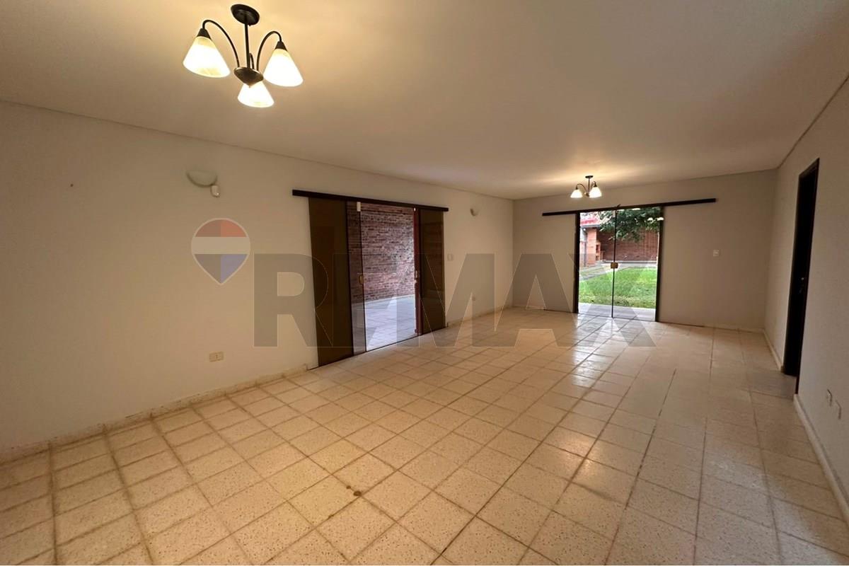 LAMBARÉ,  ALQUILO HERMOSA CASA — foto 2
