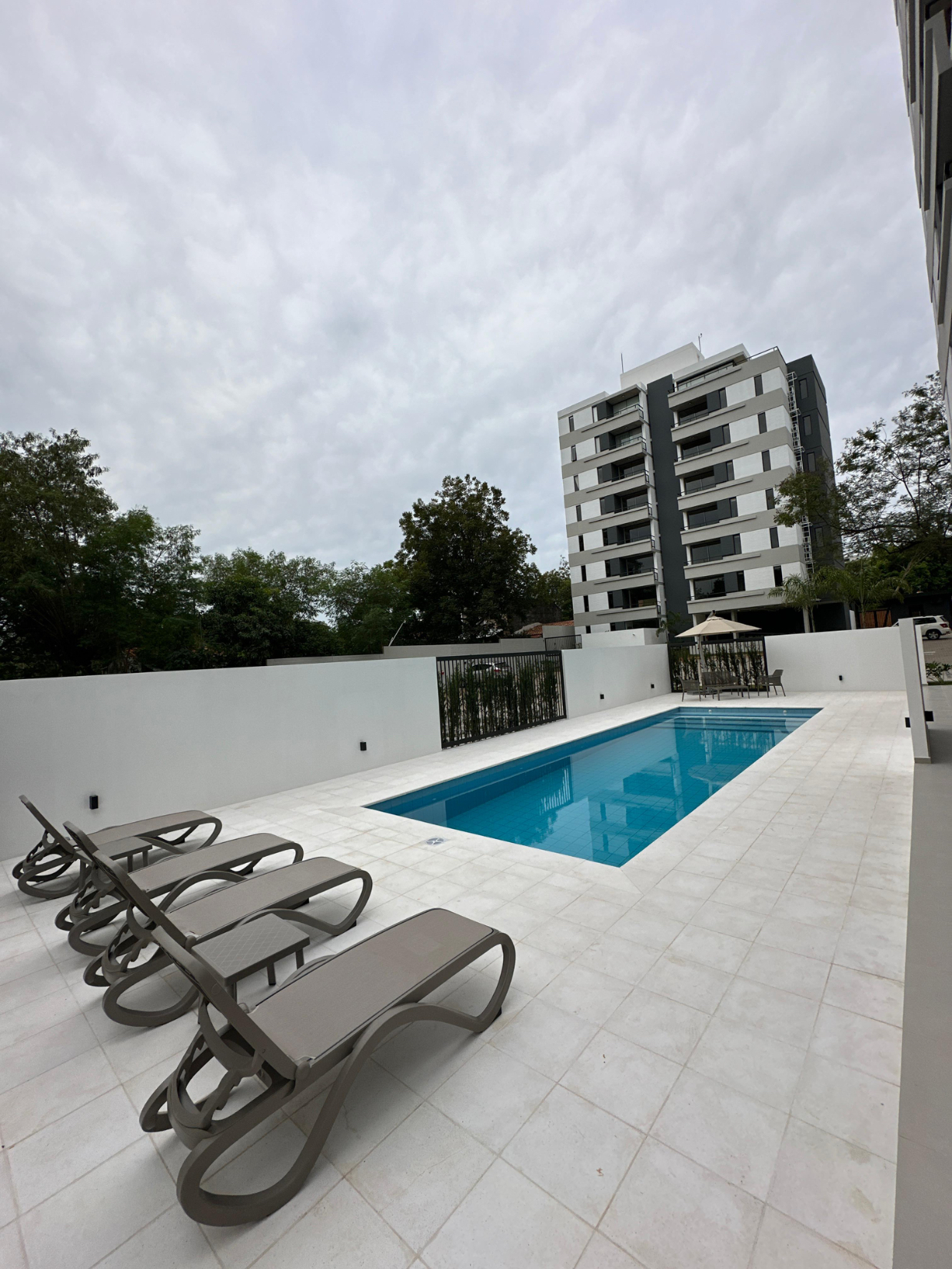 ALQUILO DEPARTAMENTO 2 DORMITORIOS EN INSIGNIA 6 | LUQUE - LÍMITE CON ASUNCIÓN — foto 2
