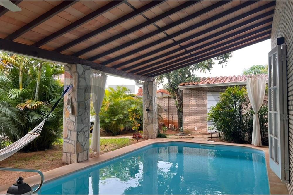 VENDO ESPACIOSA CASA EN SAN BERNARDINO — foto 2