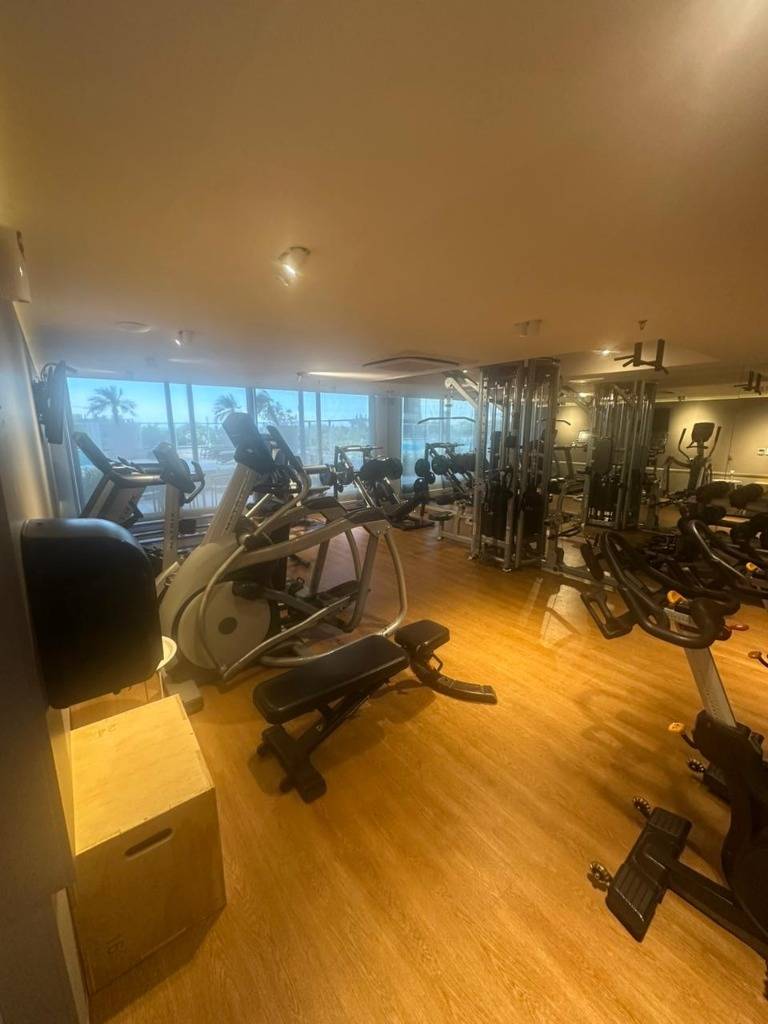ALQUILO DEPARTAMENTO AMOBLADO DE 2 HABITACIONES EN EDIFICIO SKY TOWER — foto 2