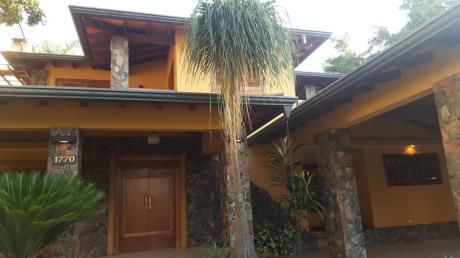 Alquilo Espectacular Casa En Ycua Sati Con Piscina Y Jardin 800 Mts