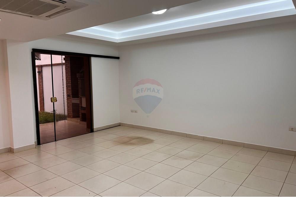 Alquilo Duplex detrás de la Conmebol — foto 2