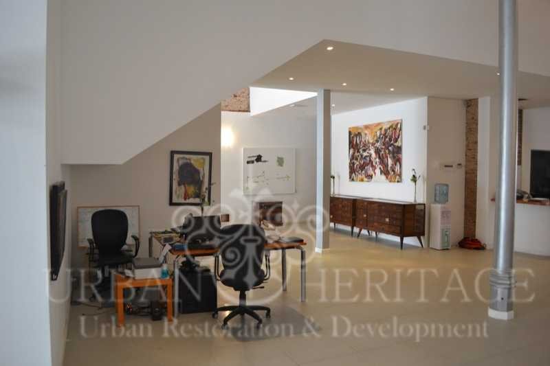 Early 20th Century Restored Retail Space in the Heart of Port Market · Foto 5