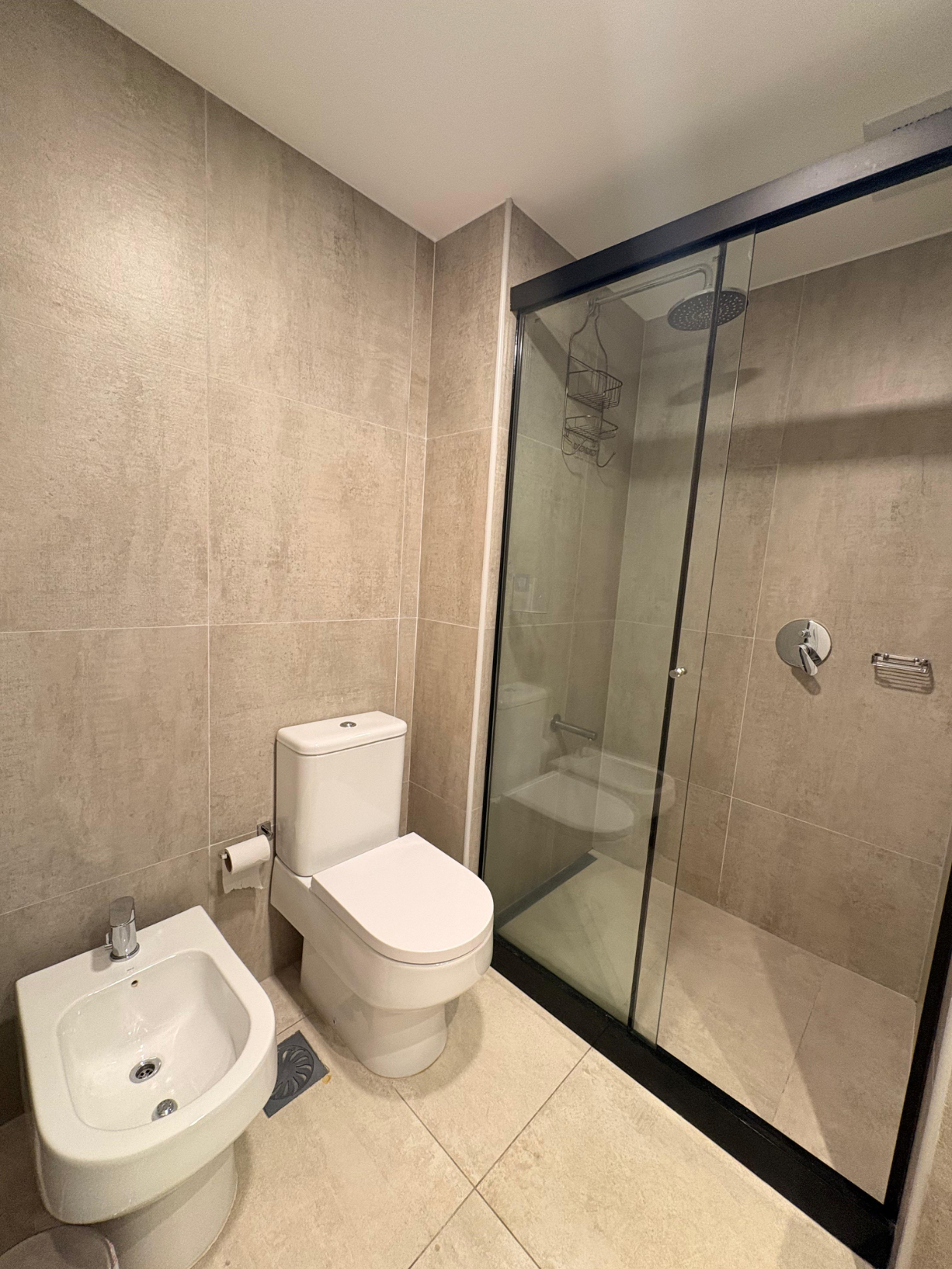 AVDA. SANTÍSIMA TRINIDAD, EN ALQUILER DEPTO DE 1 DORMITORIO AMOBLADO — foto 3