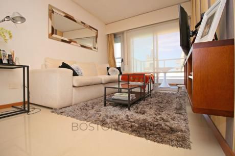 Apartamento En Venta: 2 Dormitorios, 2 Baños Y 1 Garage En Villa Biarritz
