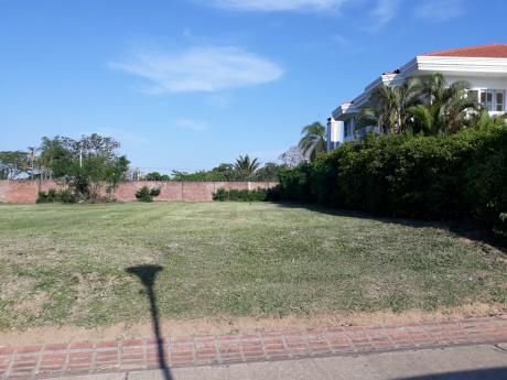Oportunidad Terreno En Colinas Del Urubo