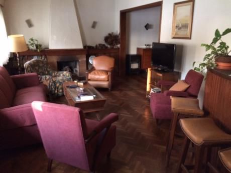 Casa De 4 Dormitorios Y 4 Baños En Pocitos