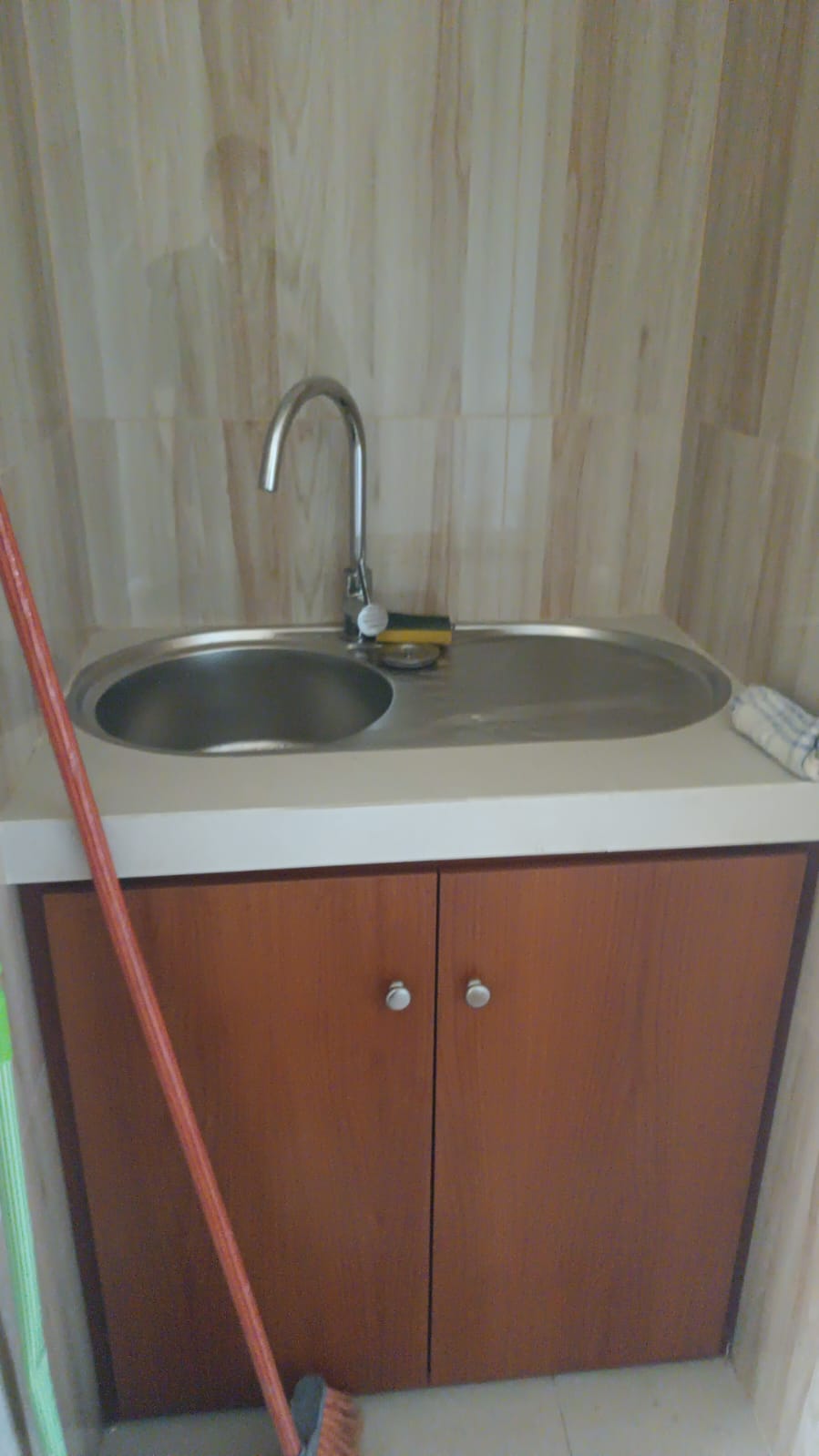 Oficina en Alquiler en plena Avenida Montenegro, con o sin muebles.