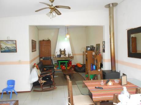 Muy Buen Inmueble, En Padrón único, Con Terreno Al Frente!!