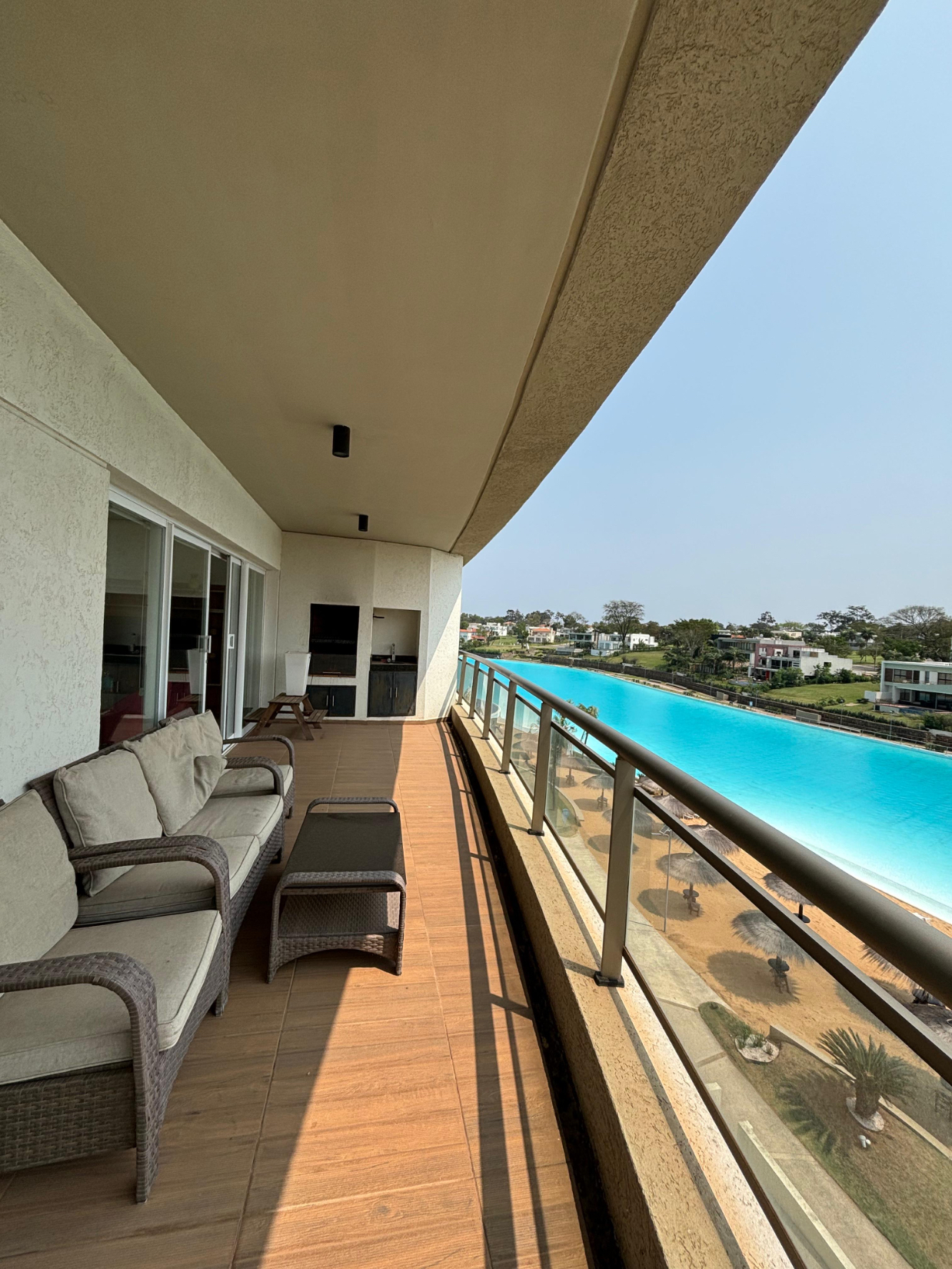 SAN BERNARDINO EN ALQUILER – DEPARTAMENTO DE 3 DORMITORIOS EN AQUA VILLAGE — foto 2
