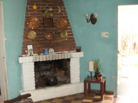 Gran Terreno Con Casa Muy Completa.