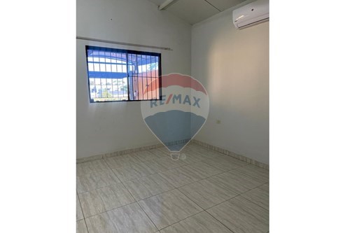 ALQUILO CASA EN LAMBARE ZONA AV YACTH — foto 3