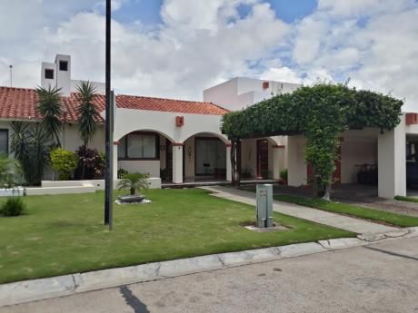 Hermosa Casa En Venta - Condominio La Hacienda