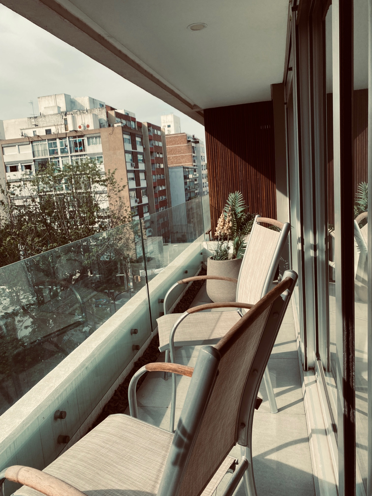 DIVINO, CON GARAGE Y MUEBLES