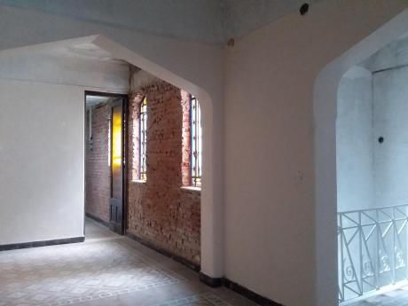 Hermosa Casa En Pleno Centro De Montevideo Con Gran Garage.