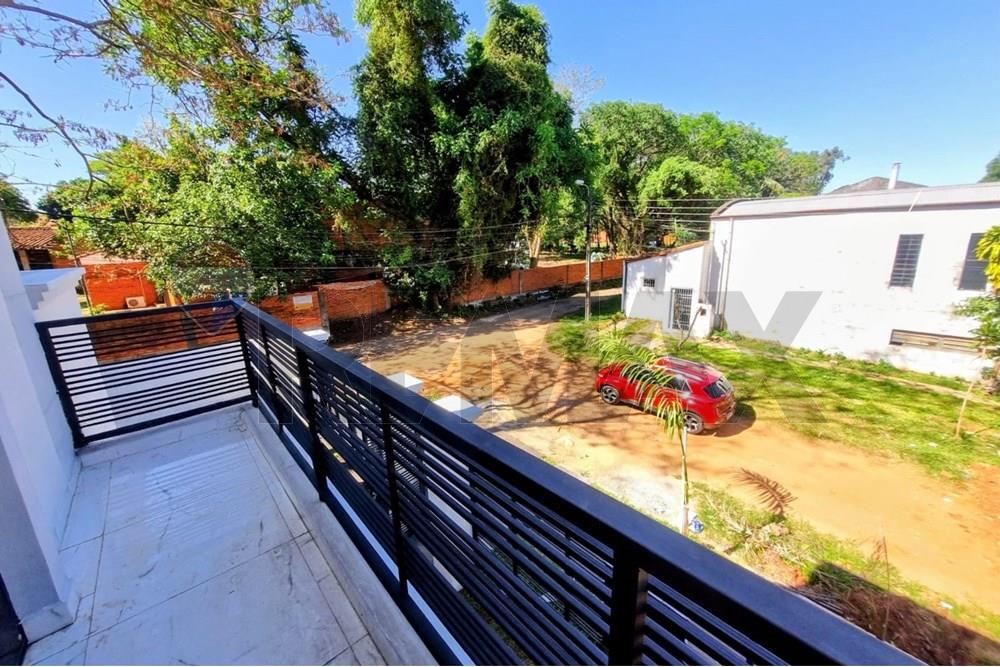 DUPLEX EN VENTA BARRIO HIPÓDROMO — foto 3