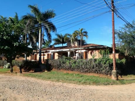 Casa En Luque Z/ Villa Policial A Mts De Av. Gral. Manuel Britez