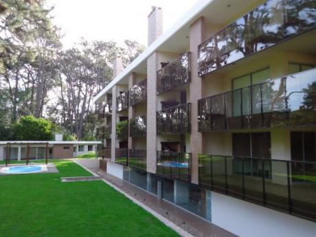 Unidad Tipo Penthouse En Pda. 23 De Playa Brava, A 2 Cuadras Del Mar
