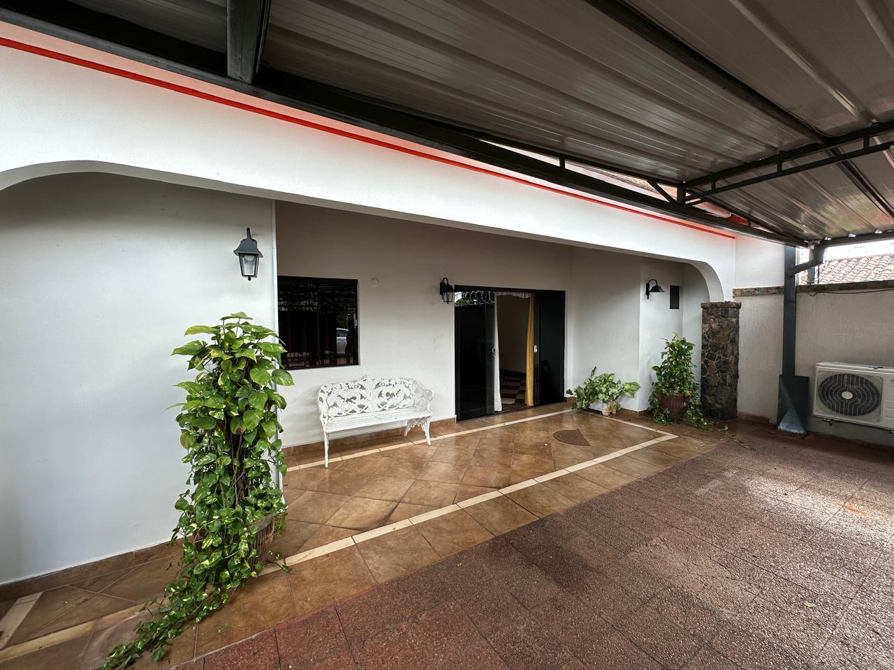 EN ALQUILER AMPLIA CASA EN CAPIATA - BO VIRGEN DEL PILAR — foto 3