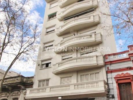 Apto En Palacio Río Negro; 126m2 Con 3 Dorm. 2 Baños + Serv. Comp.