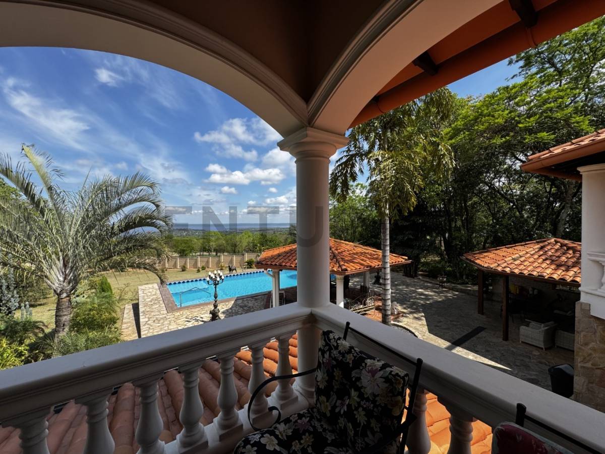 EN VENTA – Residencia Exclusiva Con Vista Al Lago En San Bernardino — foto 3