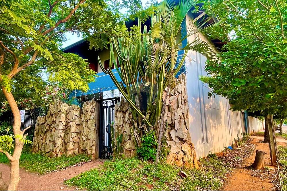 Casa - Alquiler - Luque, Paraguay — foto 2