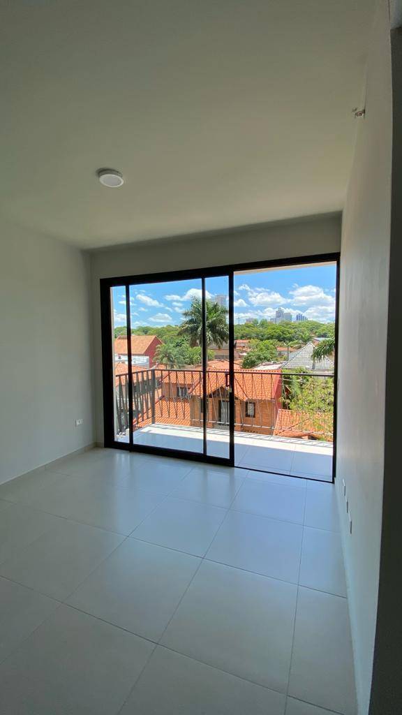 Departamento en alquiler en San Jorge, Asunción — foto 2