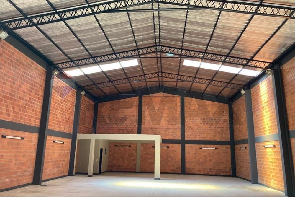 ALQUILO - Tinglado c/ Oficinas – Luque, Laurelty — foto 3
