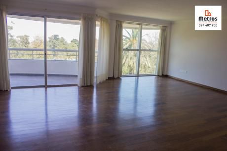 Frente Al Golf Con Excelente Vista - 2 Dorm. Mas Serv.