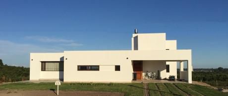 Espectacular Casa En Barrio Mirador De La Tahona