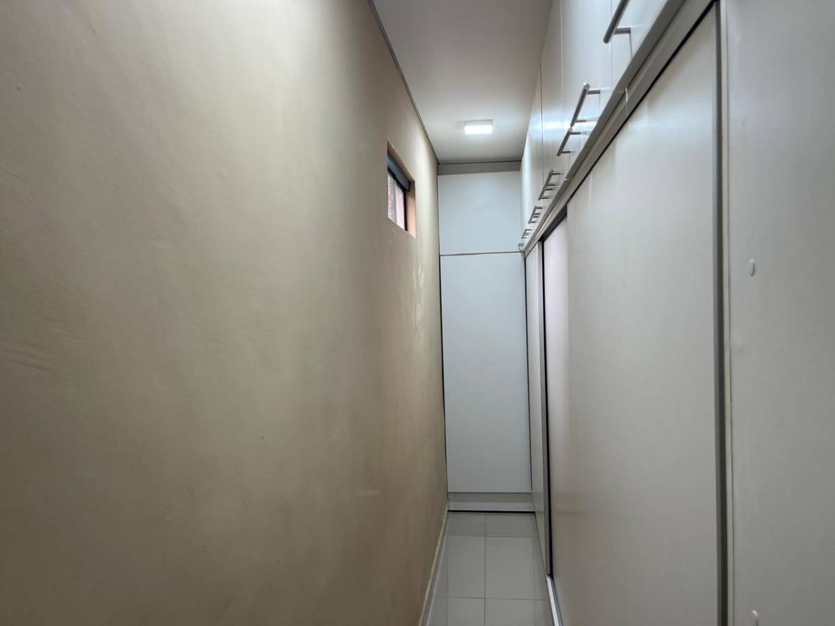 VENDO CASA EN EL CENTRO DE SAN LORENZO CON FACHADA COLONIAL — foto 3