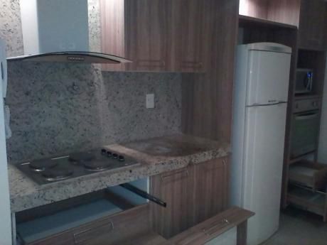 Alq. Dpto Semi Amoblado , 1 Dorm. Los Laureles