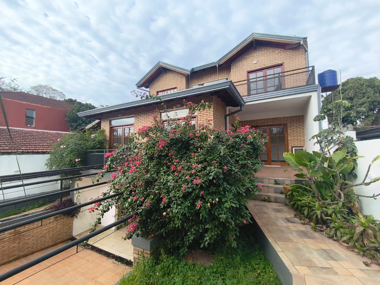 ALQUILO CASA EN ENCARNACION — foto 2