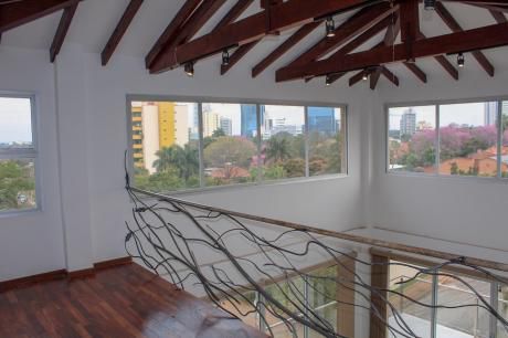 Alquilo Imponente Pent House En Carmelitas, Cercano Al Shopping Del Sol