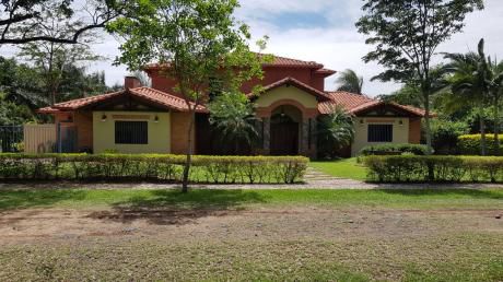 C163. Hermosa Residencia En Surubií!!!