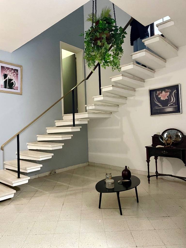 SE VENDE RESIDENCIA CON TERRAZA COMERCIAL PARA GASTRONOMIA — foto 2