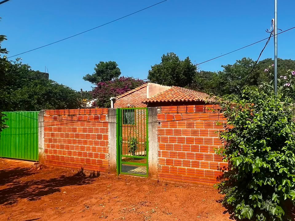 VENDO CASA DE 2 DORMITORIOS EN ITAUGUÁ — foto 3